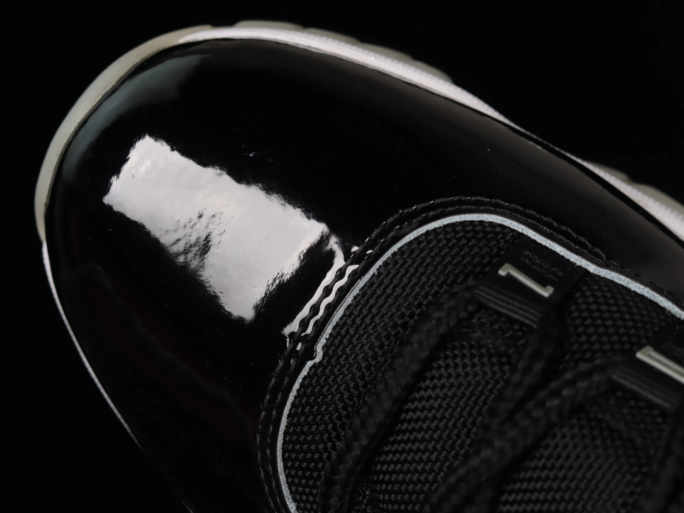 All categories Air Jordan Jordan series basketball shoes Air Jordan 11 LJR version Air Jordan 11 "25th Anniversary" AJ11 Joe 11 Devil II Genuine standard real carbon CT8012-011